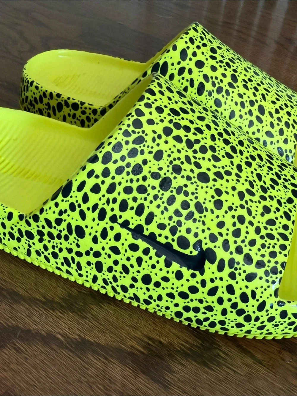 NIKE Calm Slides Electric Pack Safari Volt
